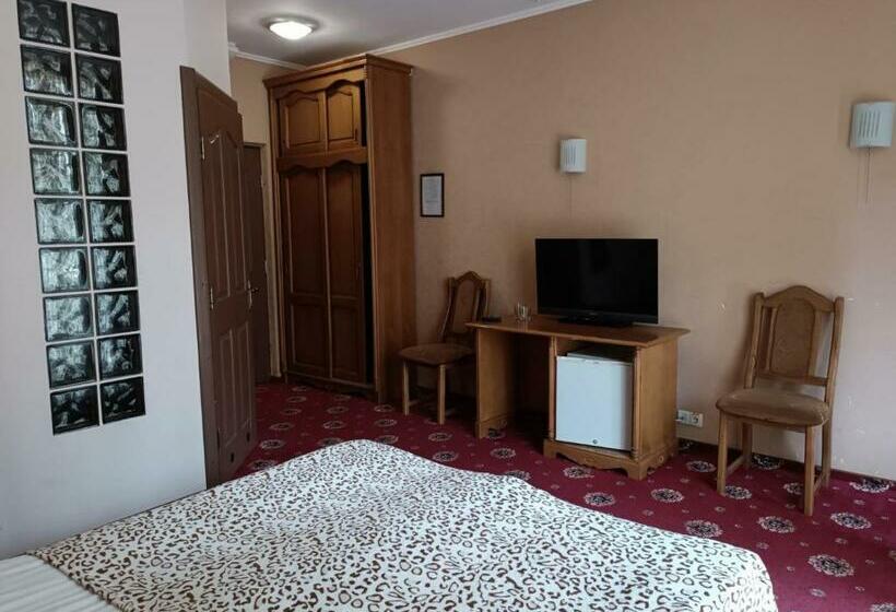 اتاق استاندارد با بالکن, сонячна долина готель фортеця