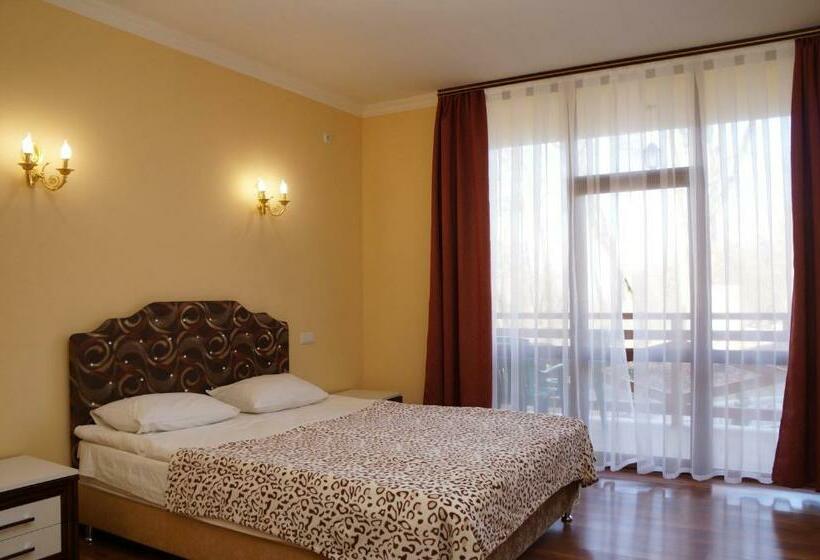 اتاق استاندارد سه نفره, сонячна долина готель фортеця