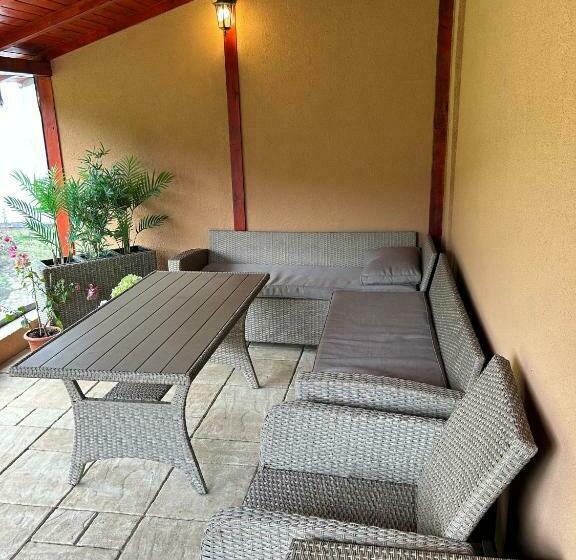 Студия Стандарт, Privát Lenka