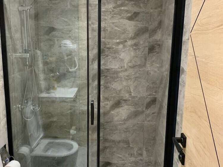 スタンダードルーム, Asem Palace