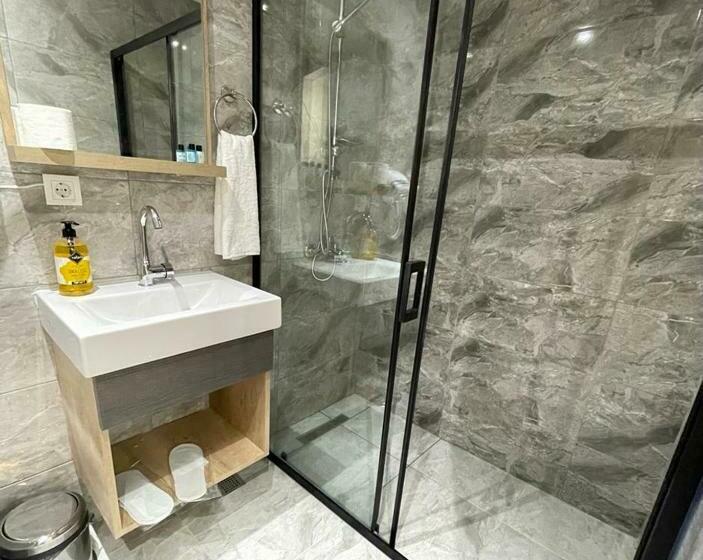 スタンダードルーム, Asem Palace