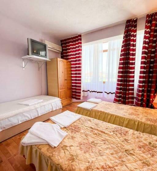 Трехместный Номер Классика, Guest House Italia