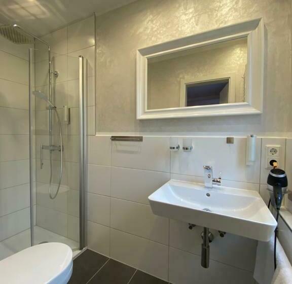 Номер Стандарт Вид на Сад, Pension Haus Talblick Edersee