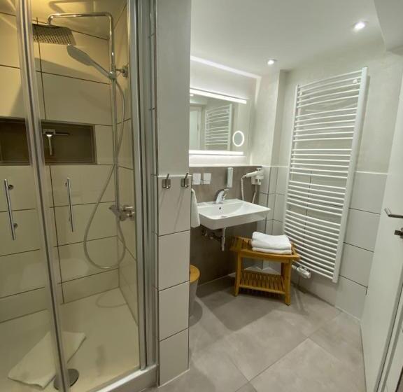 Номер Стандарт Вид на Сад, Pension Haus Talblick Edersee