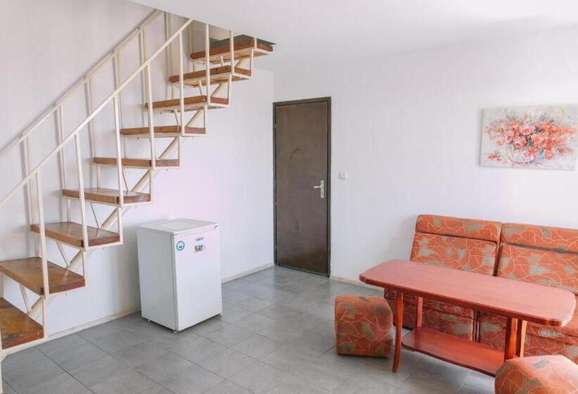 スイート（家族用）, Hronos