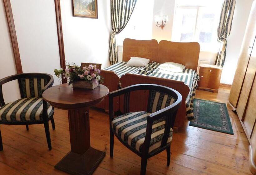 اتاق لوکس, Senliepāja