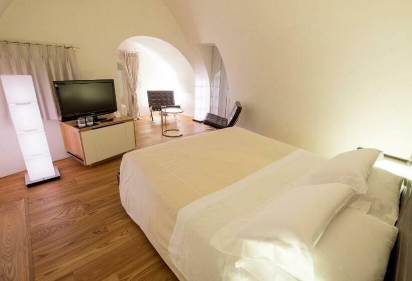 Люкс, Dimora Intini