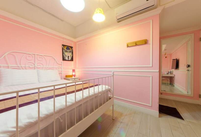 اتاق سوپریور, Lanying Home