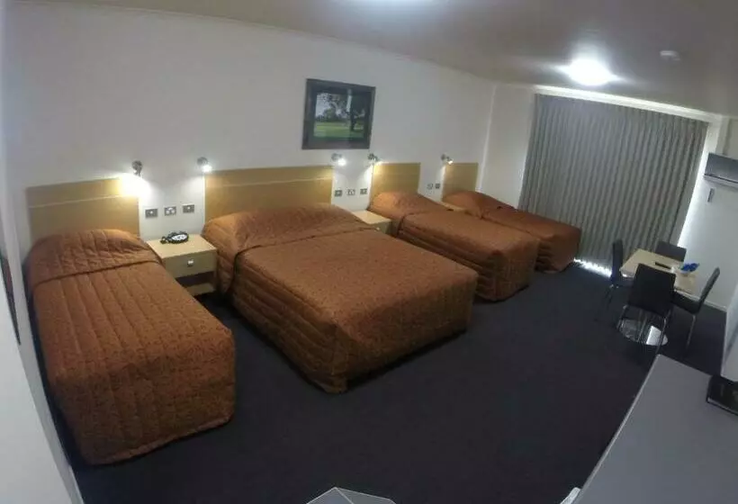 スタンダード4人部屋, Comfort Inn Clubarham
