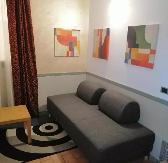 سوییت جونیور, Malpensafiera