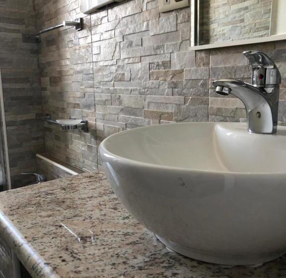 חדר סטנדרט, Malpensafiera