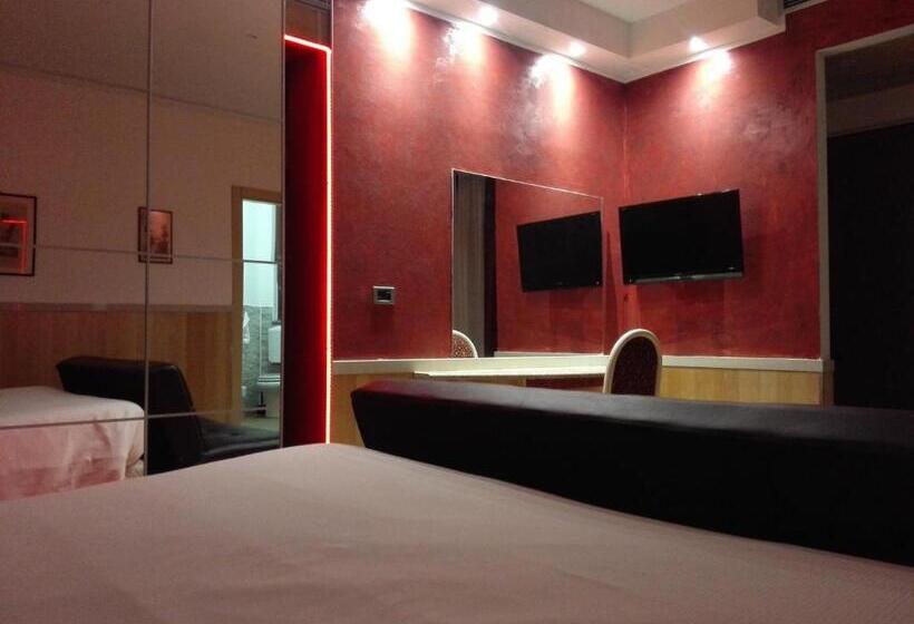 חדר דלוקס, Malpensafiera