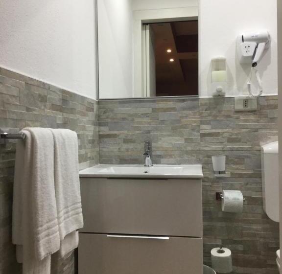 חדר קלאסי לארבעה, Malpensafiera