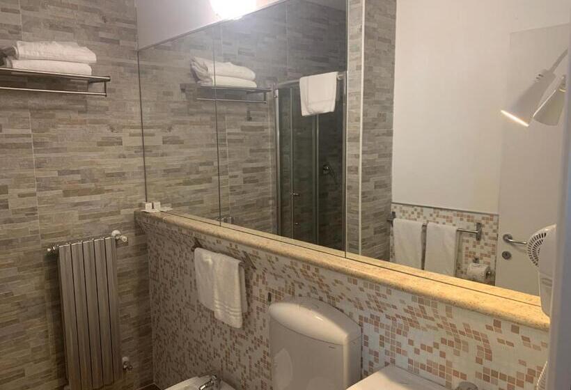 חדר סטנדרט יחיד, Malpensafiera