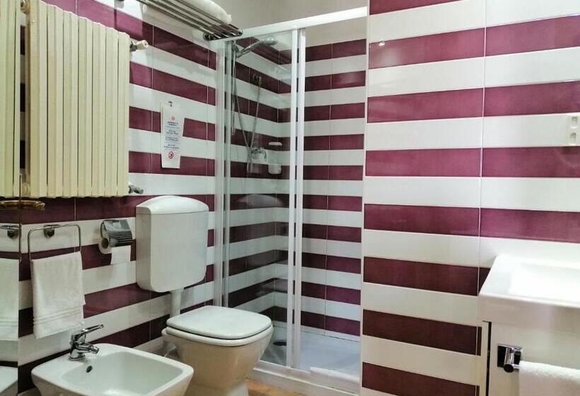 חדר סטנדרט, Malpensafiera