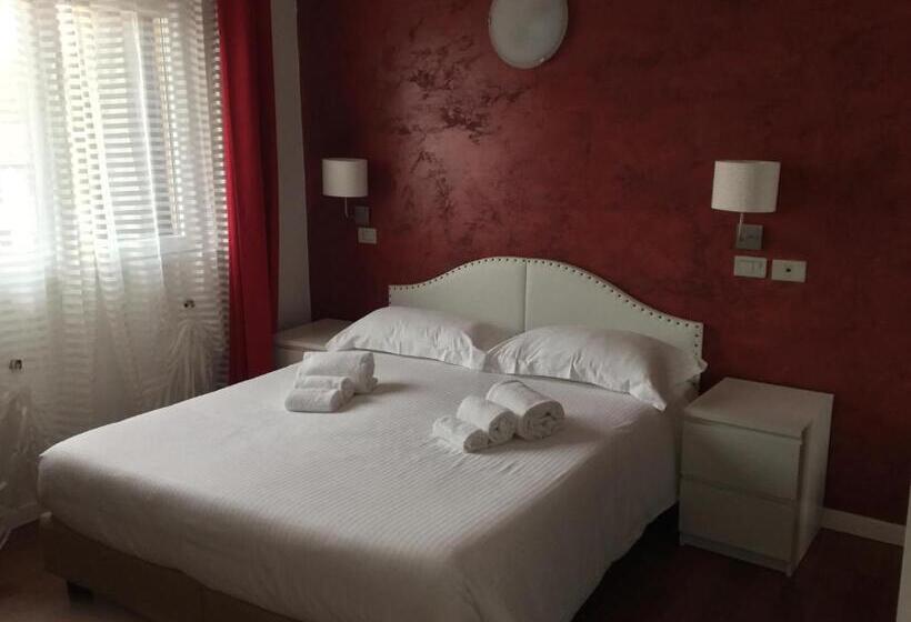 חדר דלוקס, Malpensafiera