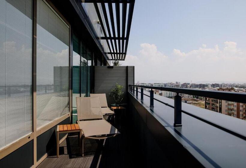 سوئیت پریمیوم, Best Western Premier Karsiyaka Convention & Spa