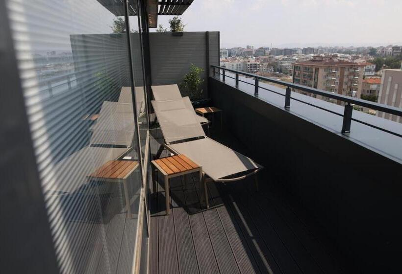 سوئیت پریمیوم, Best Western Premier Karsiyaka Convention & Spa