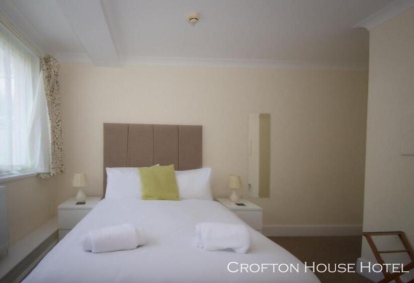 Номер Стандарт, Crofton House
