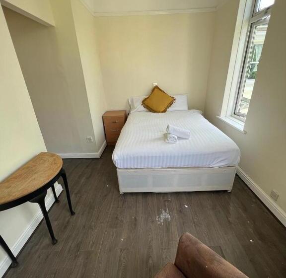Номер Basic, Crofton House