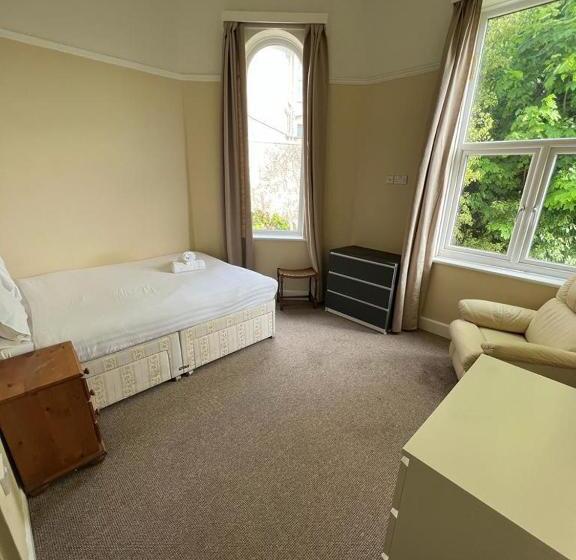 Номер Basic, Crofton House