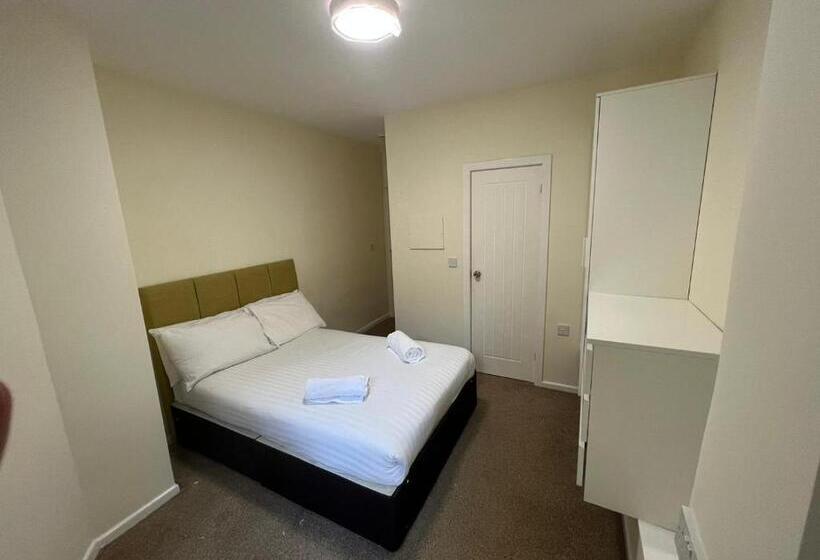 Номер Economy, Crofton House