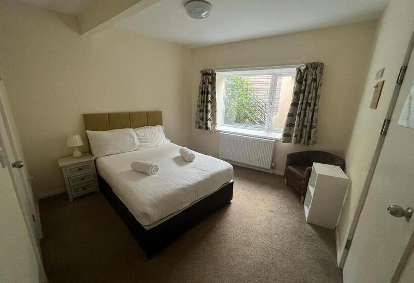 اتاق اکونومی, Crofton House