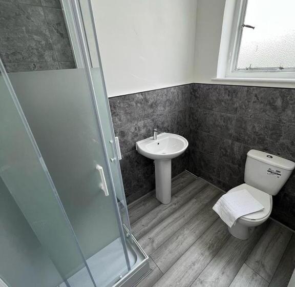 اتاق عادی, Crofton House