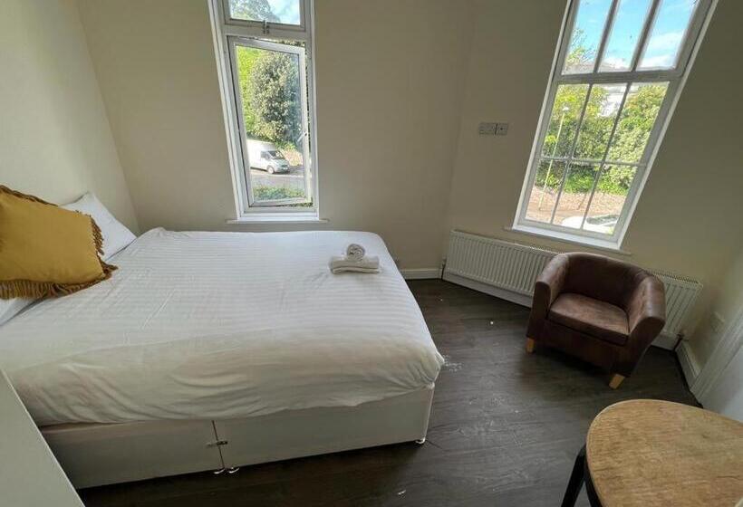 اتاق عادی, Crofton House