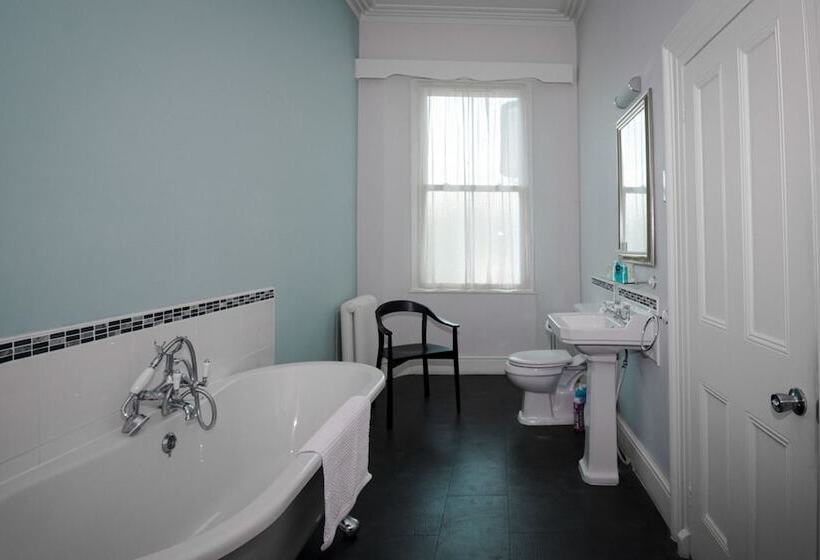 سوییت, Crofton House