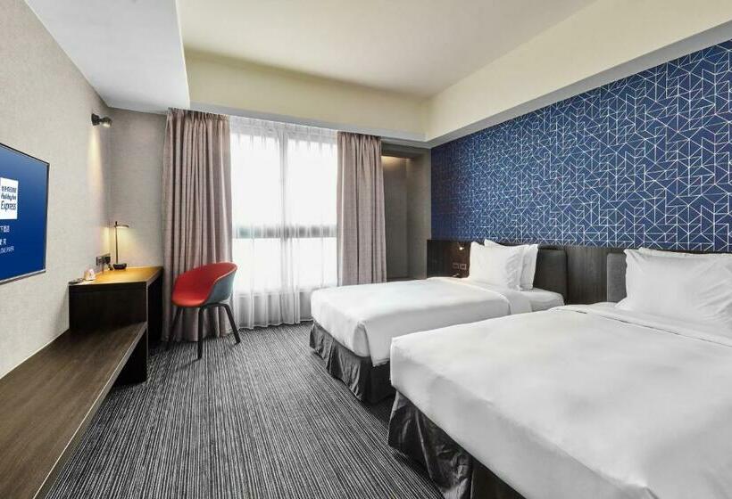 חדר סטנדרט, Holiday Inn Express Kaohsiung Love River, An Ihg
