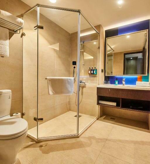 חדר סטנדרט, Holiday Inn Express Kaohsiung Love River, An Ihg