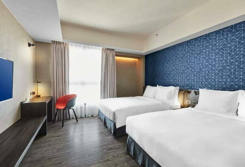 חדר סטנדרט, Holiday Inn Express Kaohsiung Love River, An Ihg