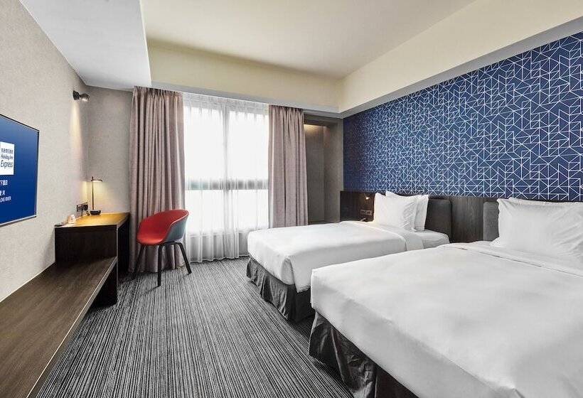 חדר סטנדרט, Holiday Inn Express Kaohsiung Love River, An Ihg