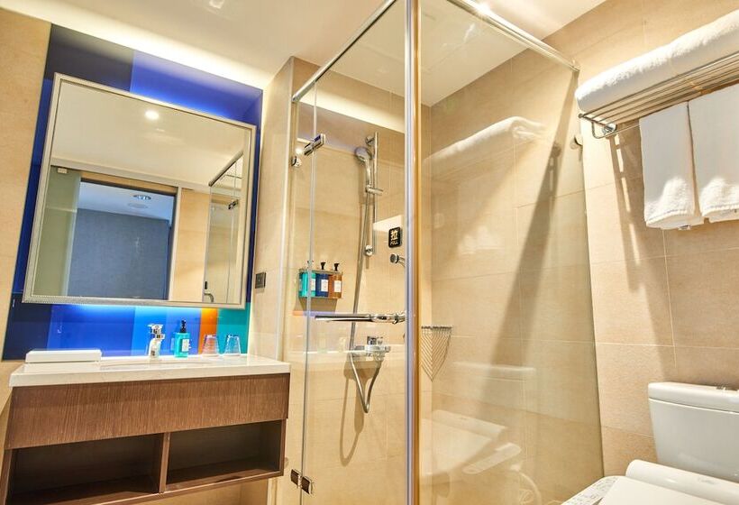 חדר סטנדרט, Holiday Inn Express Kaohsiung Love River, An Ihg