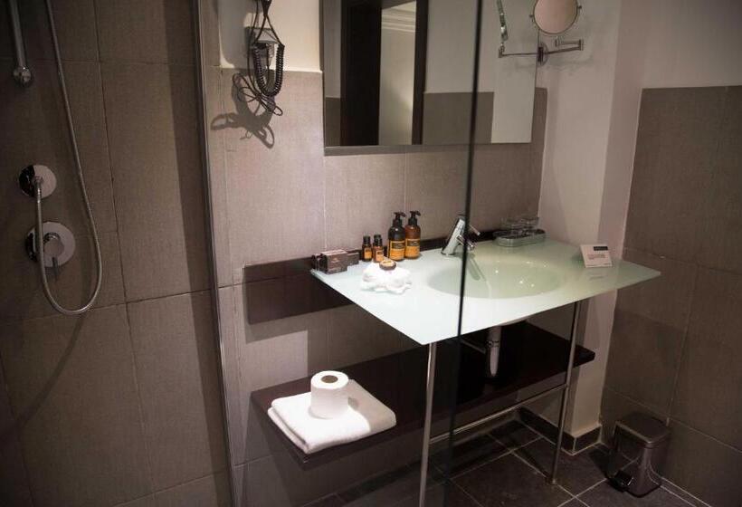 سوییت سوپریور, Hôtel Semiramis City Center