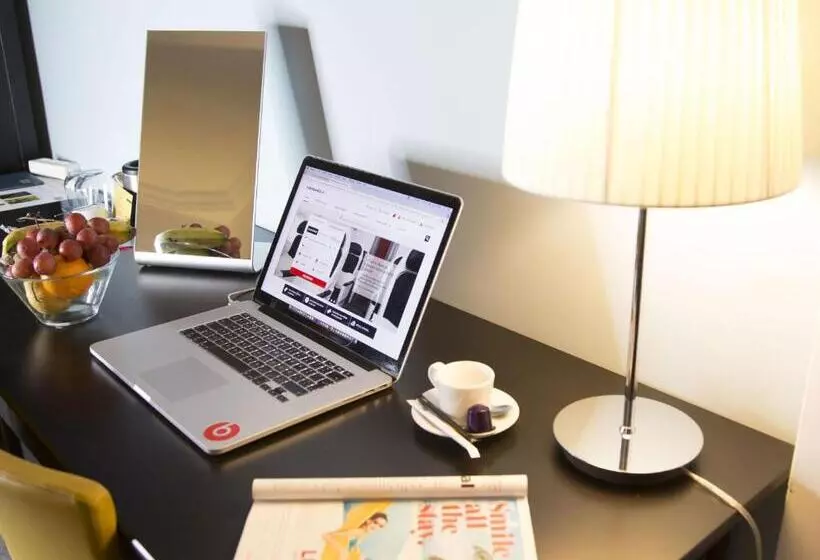 سوییت سوپریور, Hôtel Semiramis City Center