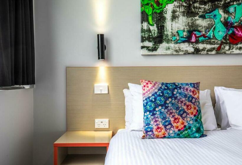 חדר סטודיו סטנדרד, Nightcap At Ashley