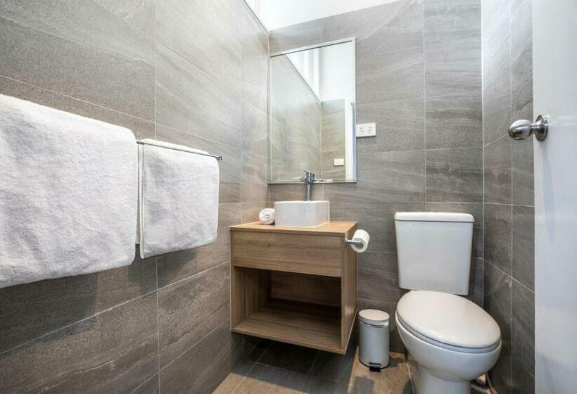 חדר סטודיו סטנדרד, Nightcap At Ashley