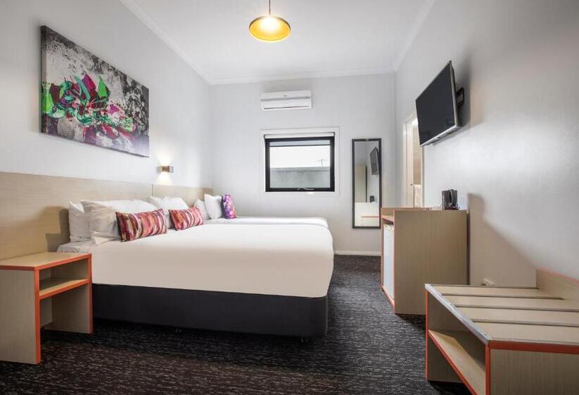 חדר סטודיו סטנדרד, Nightcap At Ashley