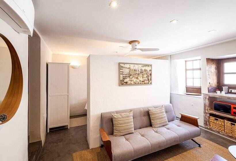 استودیوی استاندارد, San Telmo