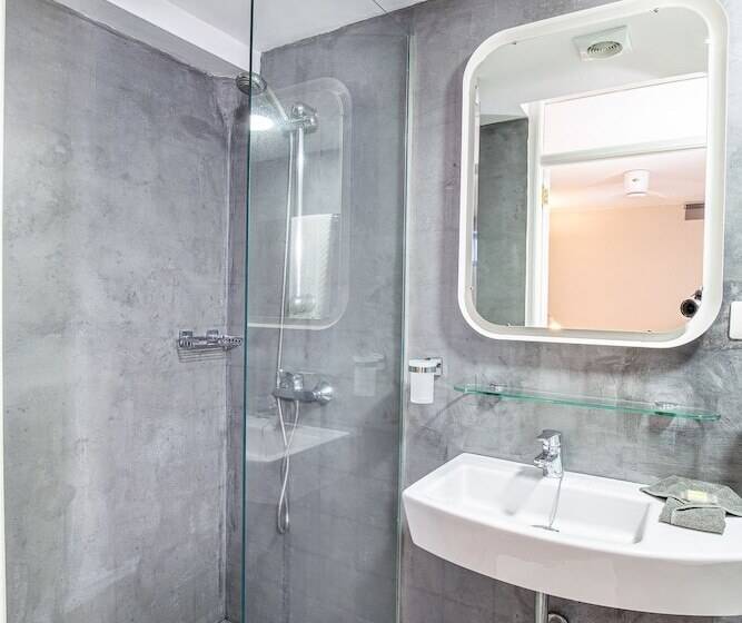 استودیوی استاندارد, San Telmo