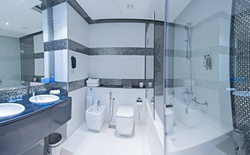 Номер Клуб, Signature 1 Hotel Tecom