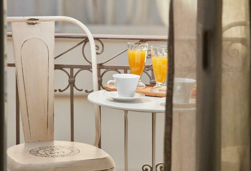 스탠다드 룸 측면 바다 전망, The Gardens Gallery