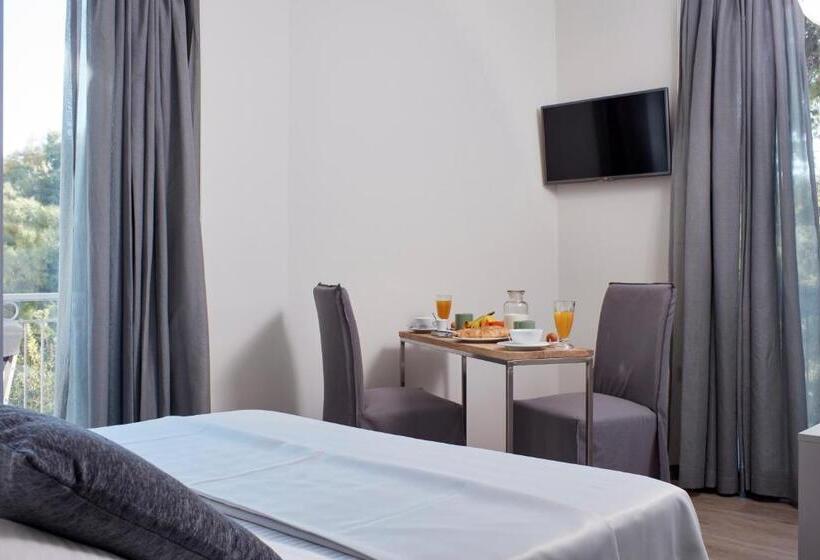 패밀리 스위트, The Gardens Gallery