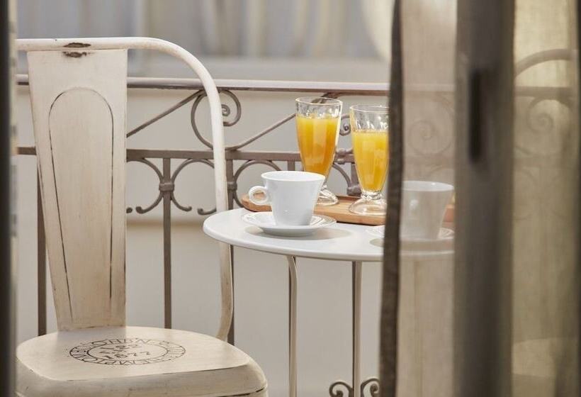 스탠다드 룸 측면 바다 전망, The Gardens Gallery