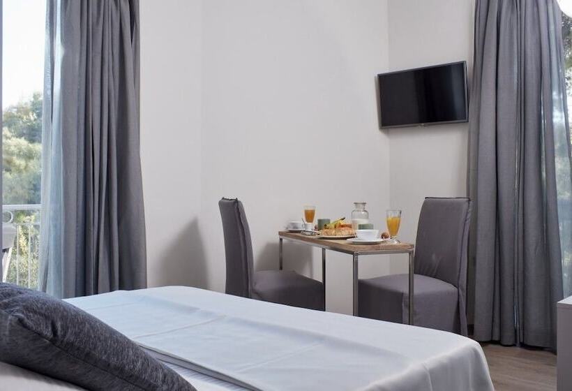 패밀리 스위트, The Gardens Gallery