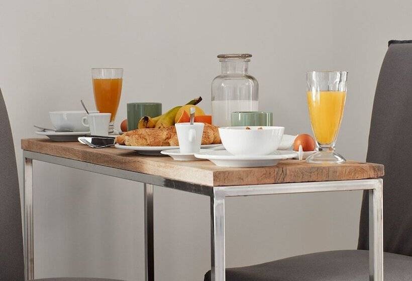 패밀리 스위트, The Gardens Gallery