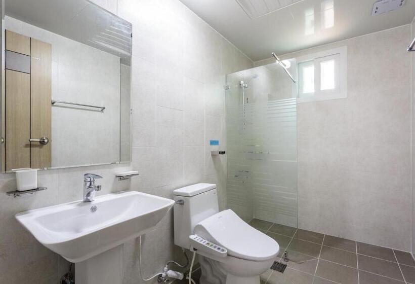 2 Bedroom House, Jeju Turning Point Pension