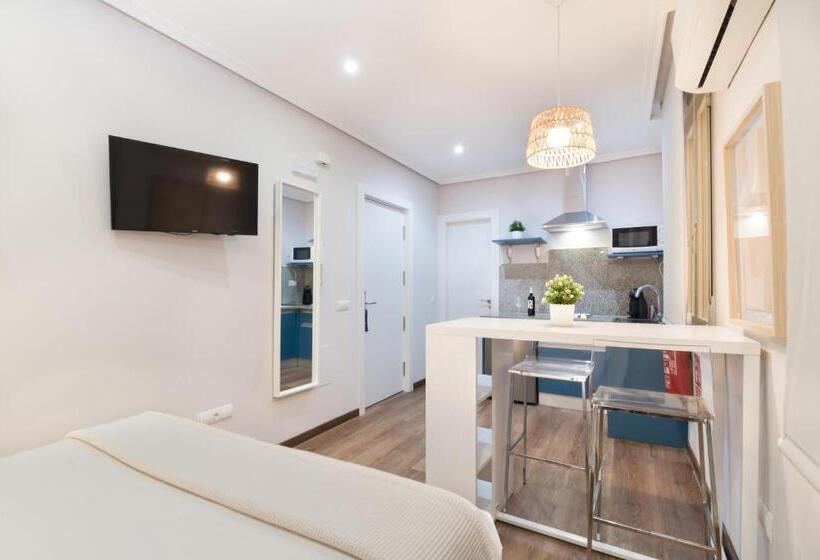 استودیوی استاندارد, Roisa Centro